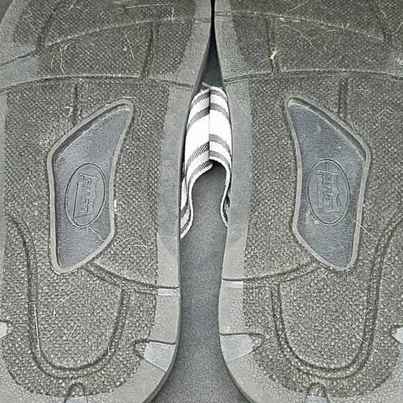 LEVIS Flip Flops - Picture 4 of 4